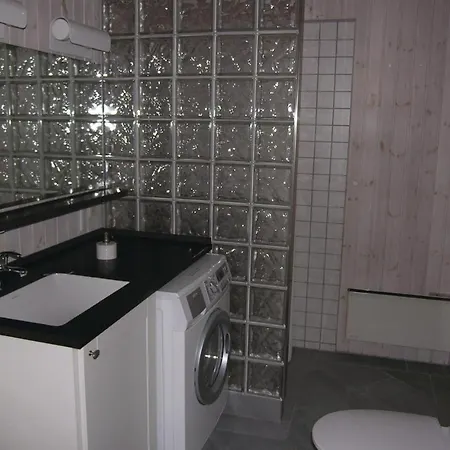 3 Bedroom Awesome In Tranekaer Hébergement de vacances *